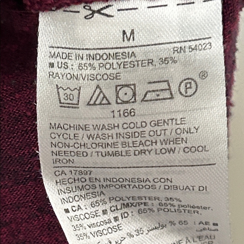 Old Navy Deep Burgundy Short Sleeve Tee - Picture 3 of 8